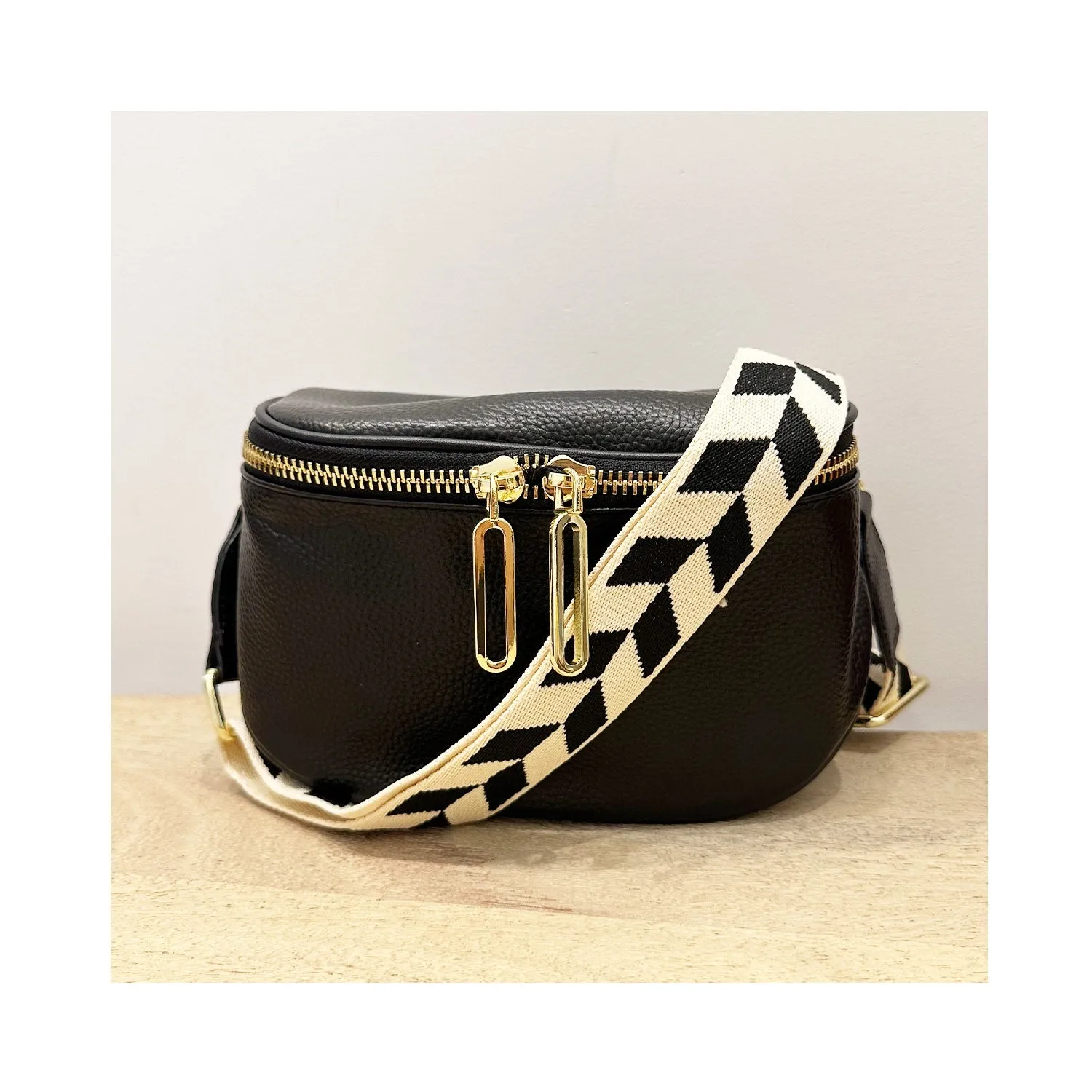 Bag Kensington - Black   Arrow Strap