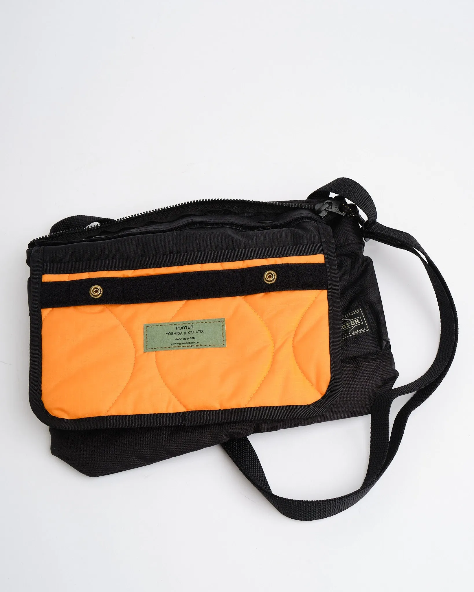 FORCE SHOULDER BAG BLACK